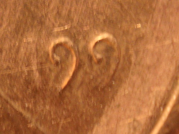 1990-P-Lincoln-Memorial-Cent-Struck-Through-Or-Post-Mint-Damage?